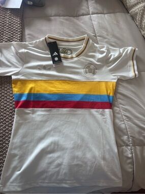 adidas Colombian Soccer White Jersey Women Size Small. Original and Brand New